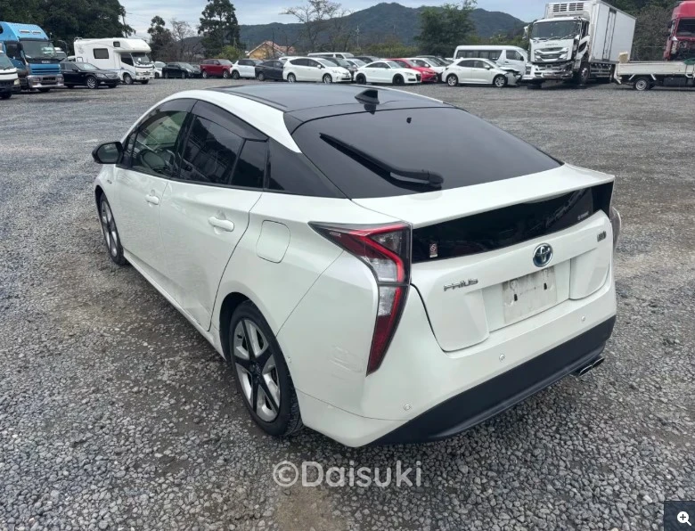Toyota Prius S Safety Plus Two Tone 2018