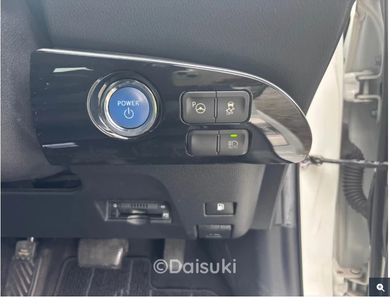 Toyota Prius S Safety Plus Two Tone 2018