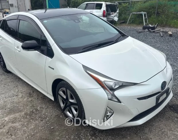 Toyota Prius S Safety Plus Two Tone 2018