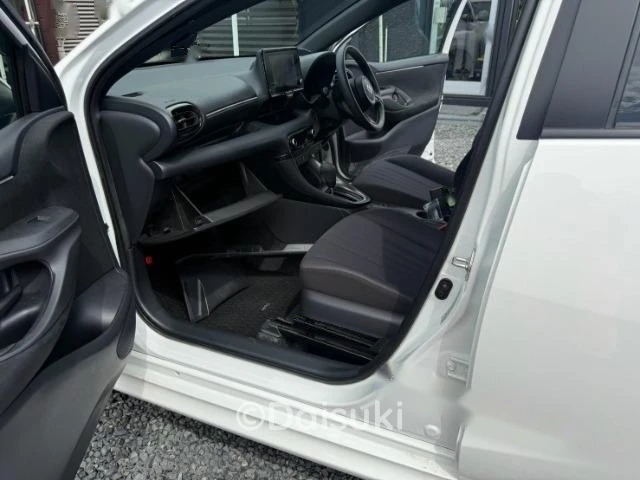 Toyota Yaris G 2024