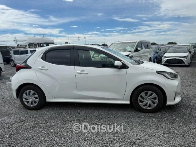 Toyota Yaris G 2024