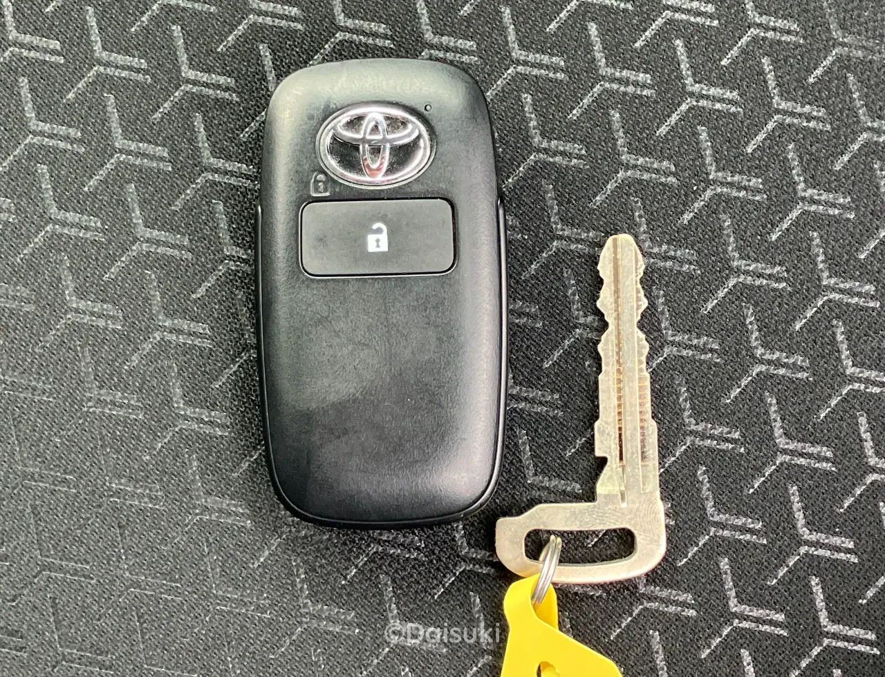 Toyota Razie Z HYBRID 2025